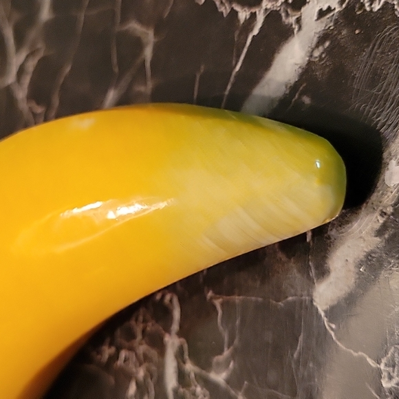 Banana fruit art rock for center table on a bowl mable albatre - Picture 3 of 4